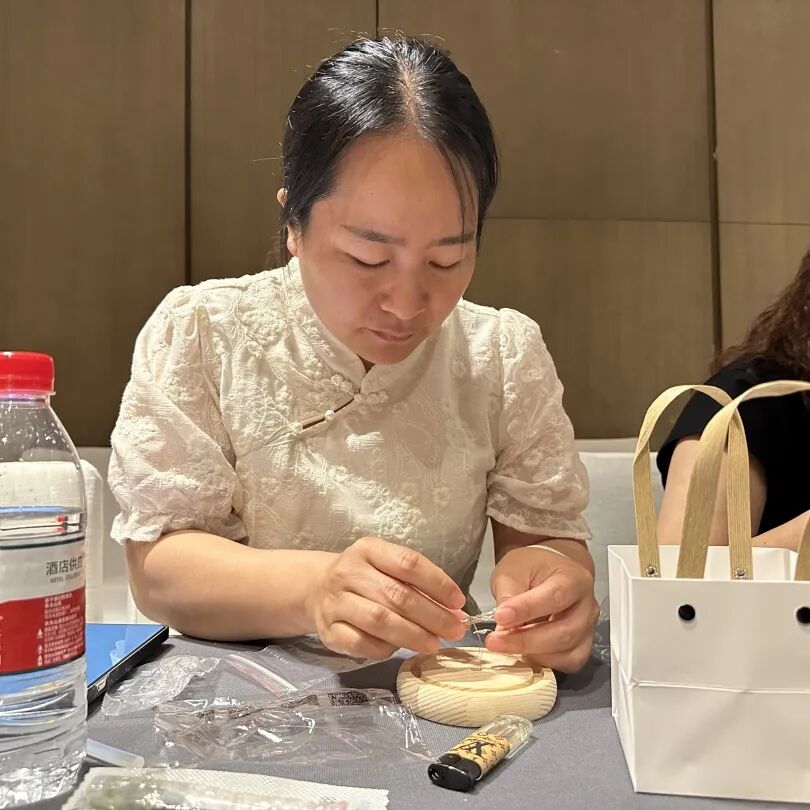 医患共同制作小夜灯